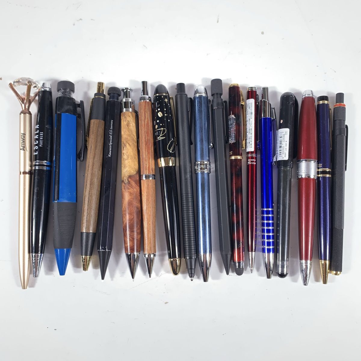 rotring 600 ロットリング 万年筆 黒軸 ブラック 廃盤 廃番 万年筆