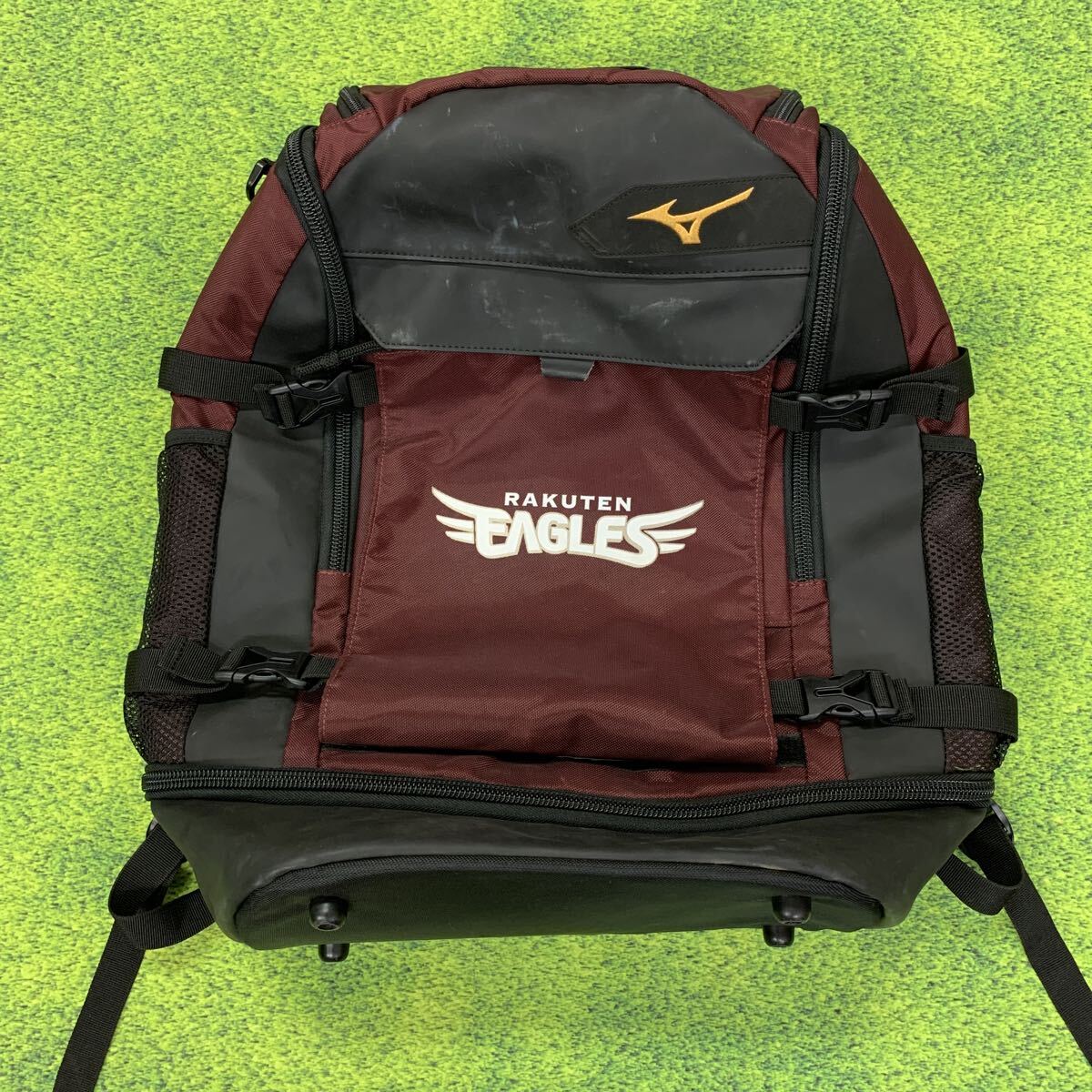 新品】勝生勇利 バックパック ユーリ on ICE MIZUNO リュックの落札