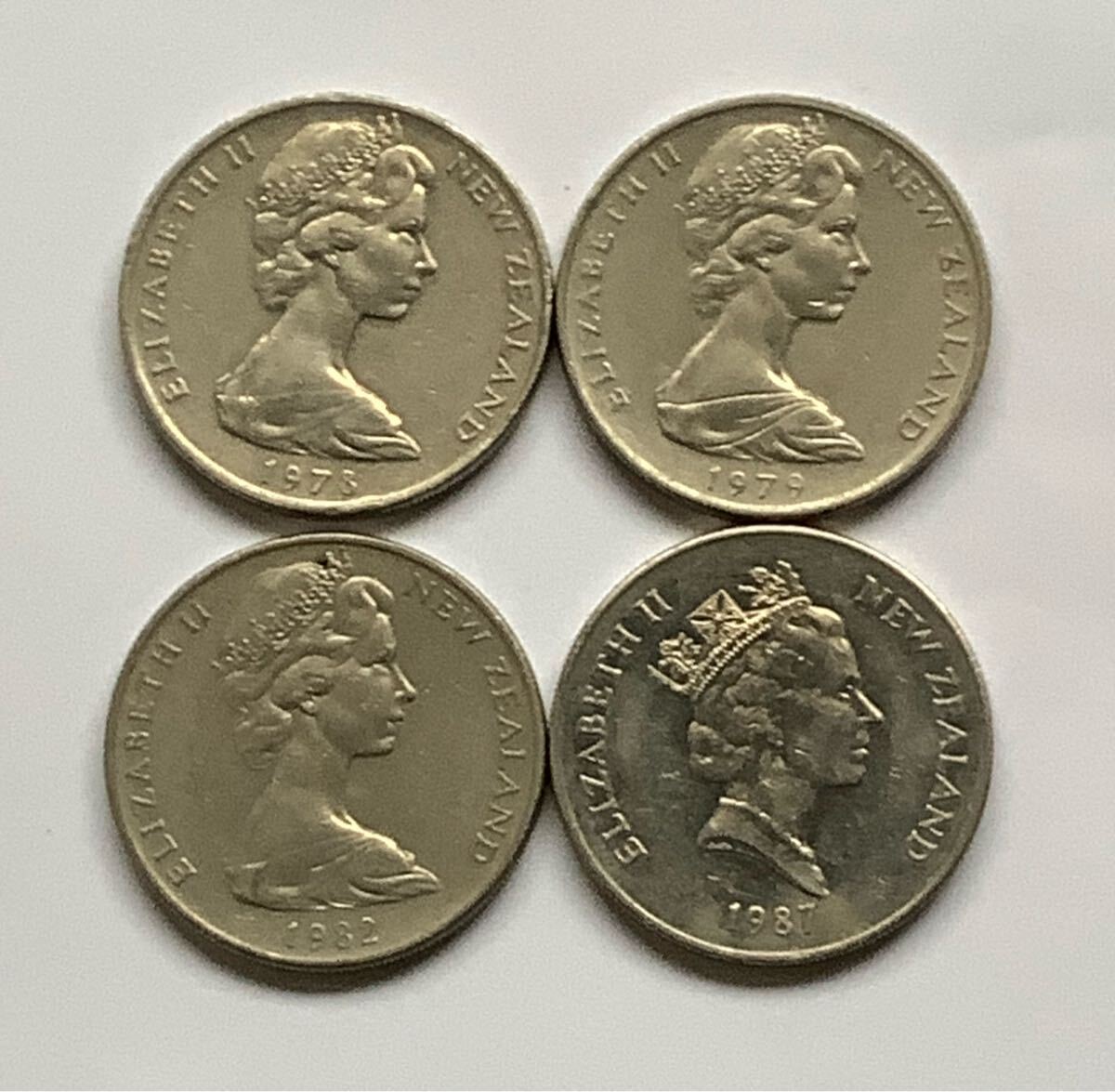 外国貨幣 『1ペニー硬貨』NEW PENNY エリザベス女王 銅貨 1986年、1987