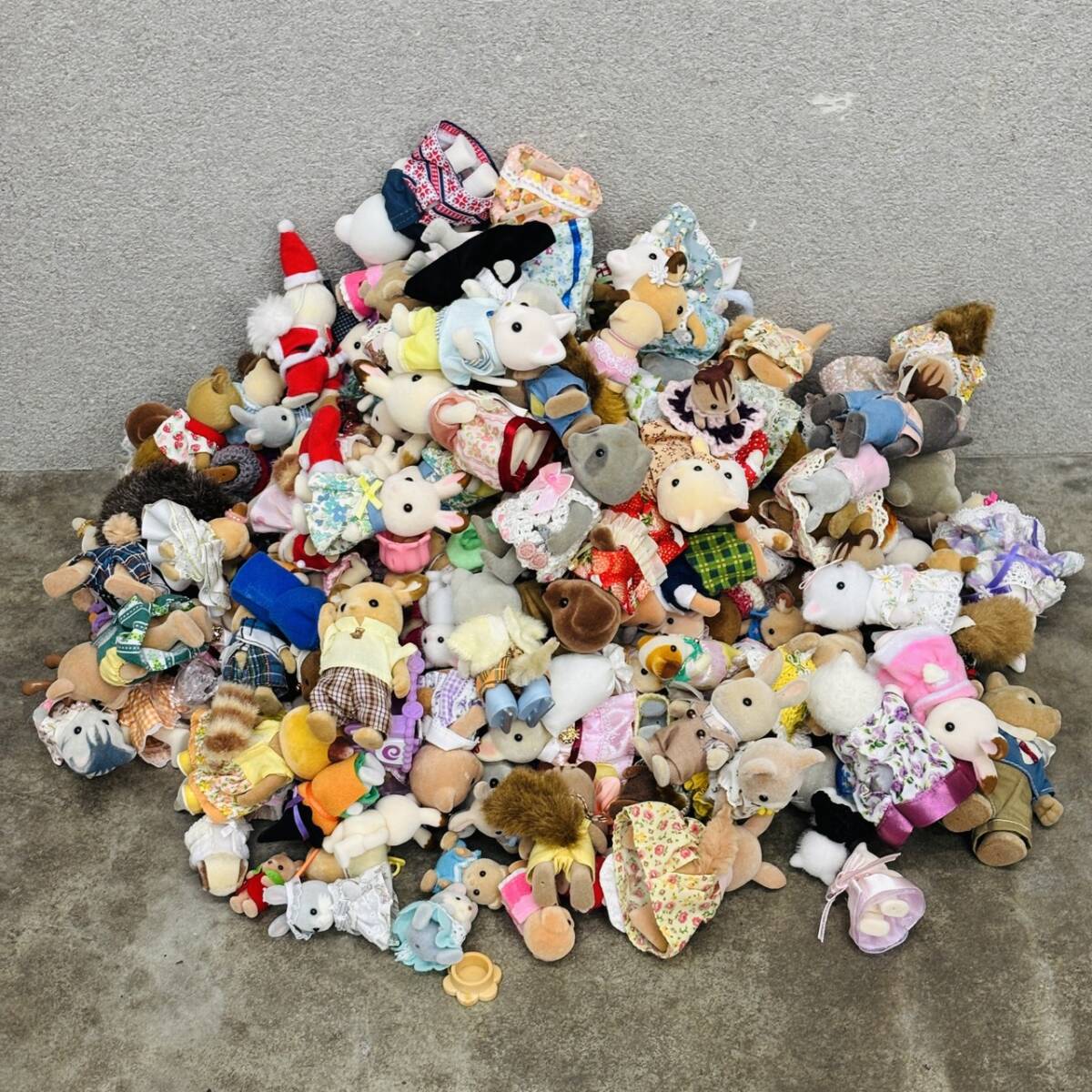 新品】大哺乳類展 陸のなかまたち 会場限定 ツノのある動物図鑑 キリン