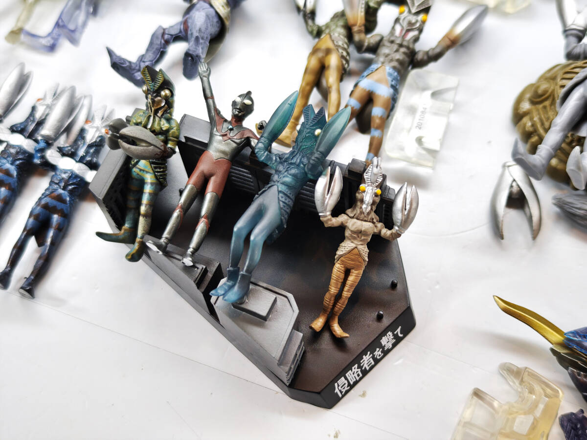 BANDAI/円谷プロ】『1983・1990バルタン星人』ソフビ2体セット 日本製