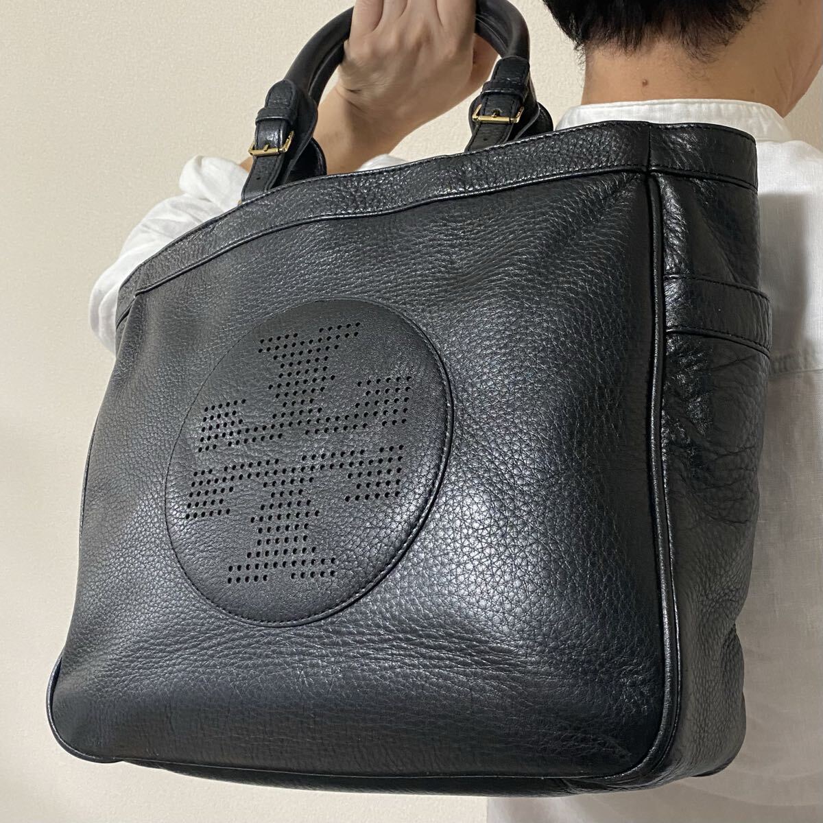 新品】○未使用○TORY BURCH トリーバーチ○サフィアーノ レザー 本革