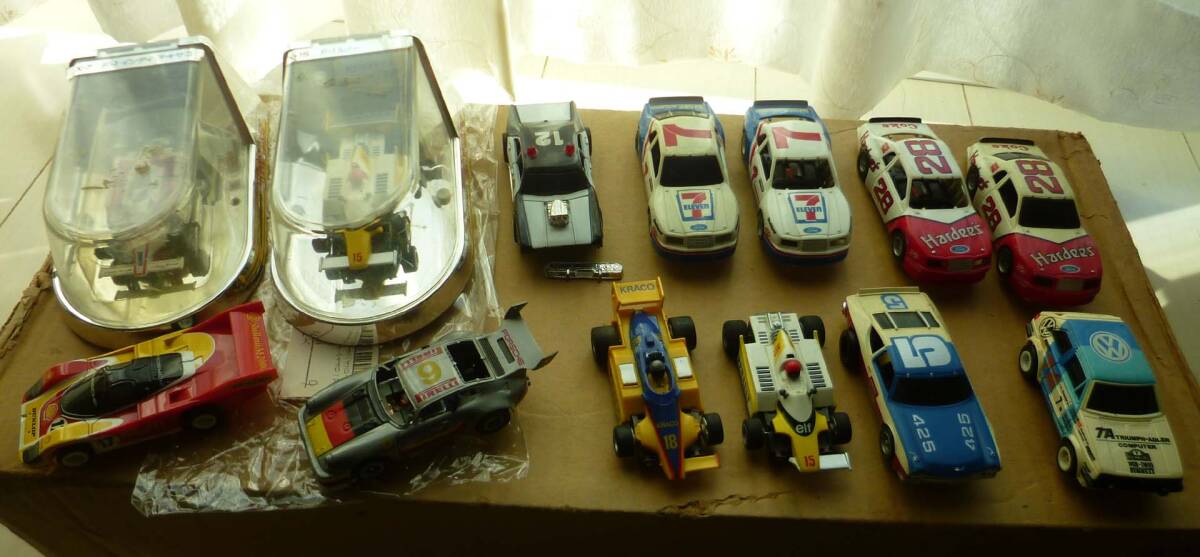 ○カーズ レース アラウンド ザ ワールド 1/43 スロットカー