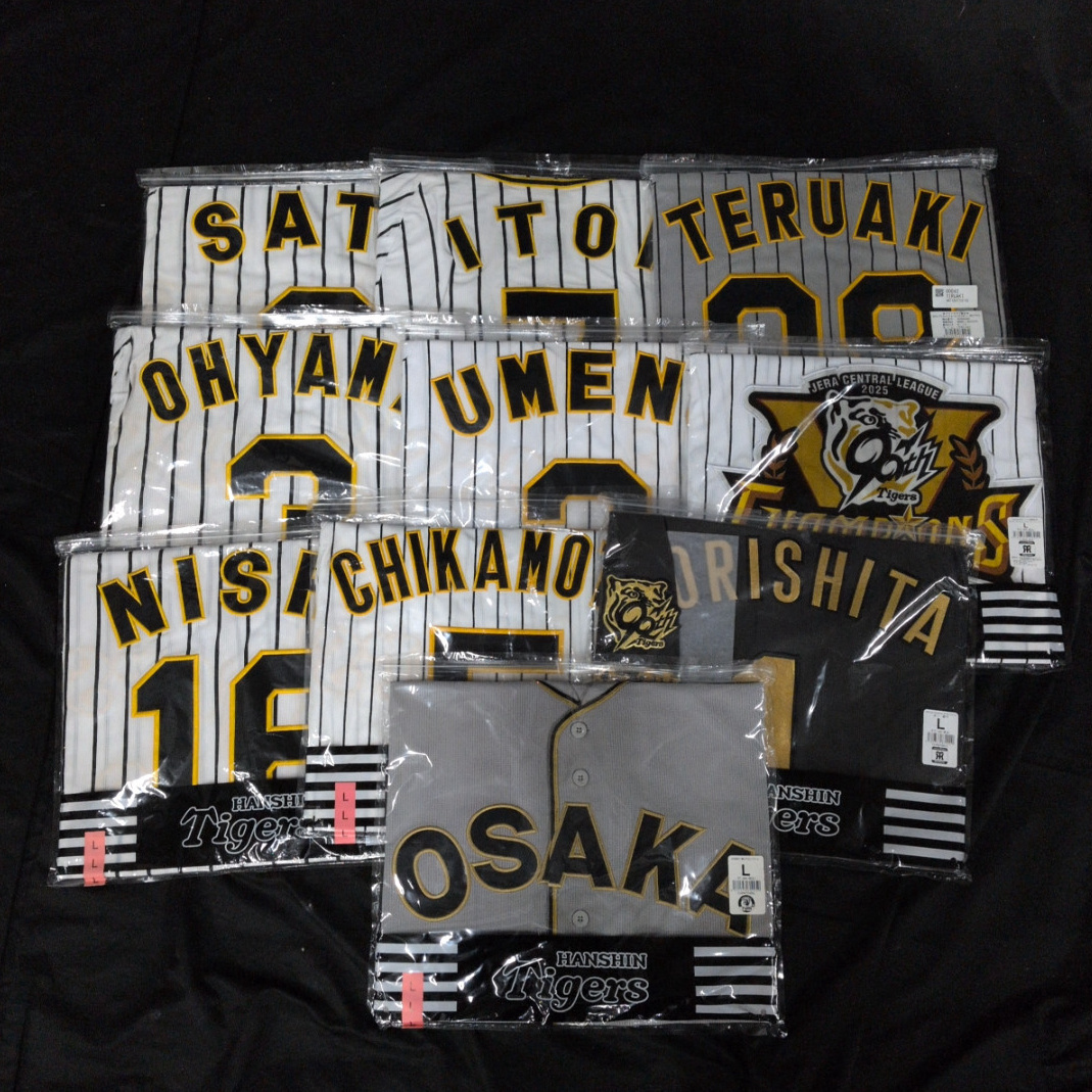 新品】【阪神タイガース】糸井嘉男 選手 直筆サイン入り球団ロゴ色紙の