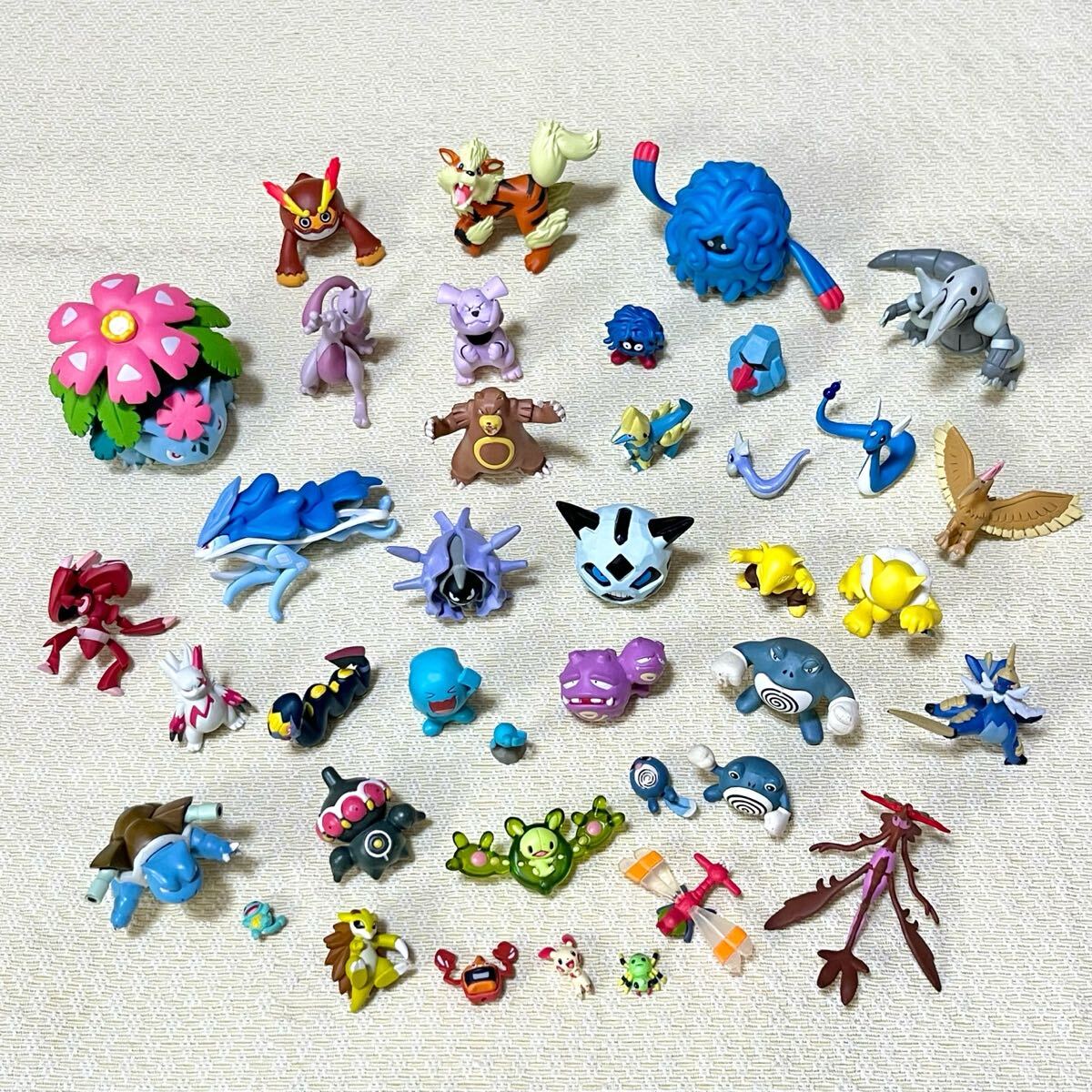 立体ポケモン図鑑 ナゾノクサ クサイハナ ラフレシア 中古品 ポケモン
