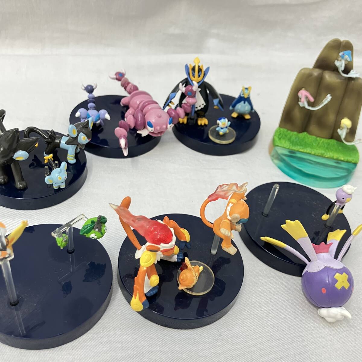 ☆立体ポケモン図鑑 ムサシ コジロウ ニャース アーボック等ロケット団