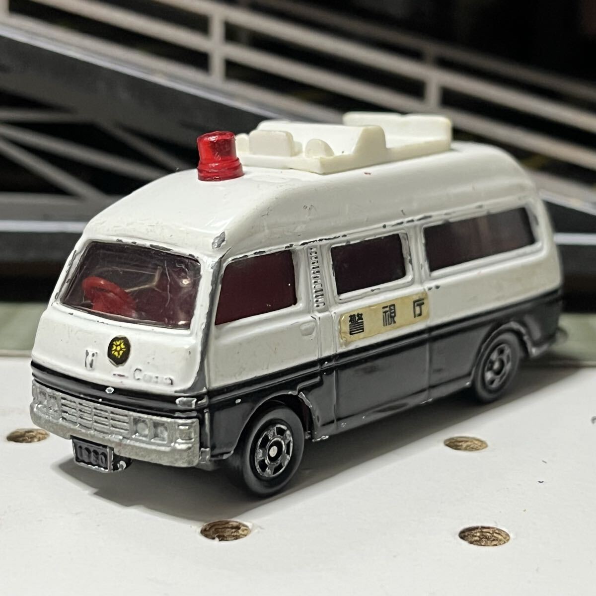 中古】ヨネザワ ダイヤペット S－5 ニッサン キャラバン パトカーの