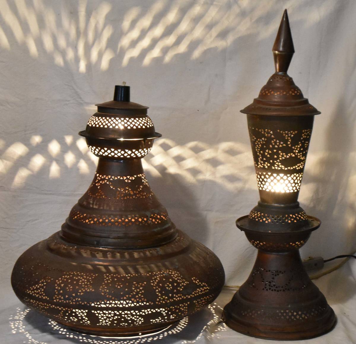 銅製 ハンドカットランプ 高さ約140cm 中東　 ペルシャ・イスラム・トルコ 銅製 ハンドカットランプ 高さ約140cm 中東 ペルシャ・イスラム