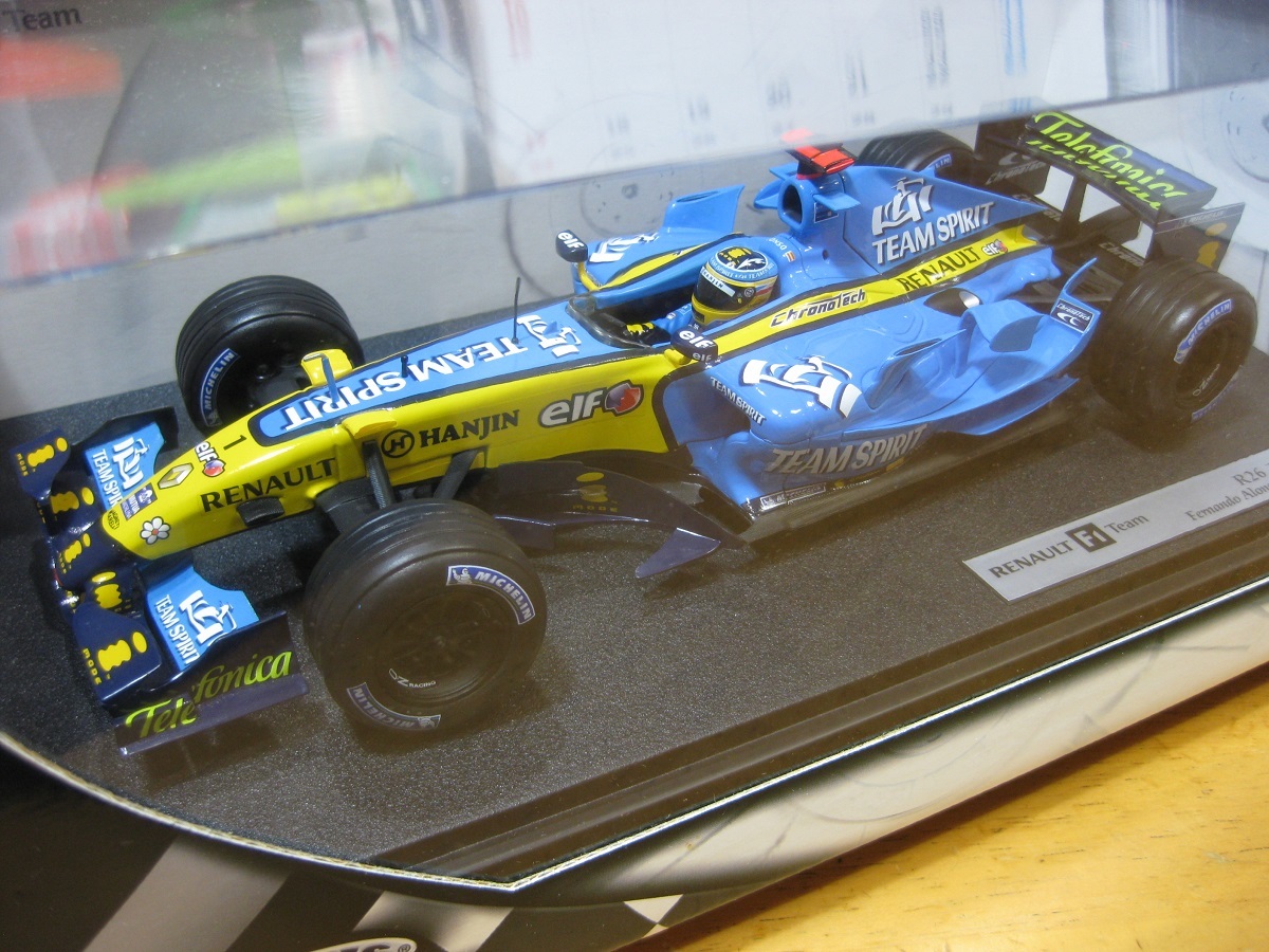 ホットウィール　1/18 F1 ルノー R26 フェルナンド・アロンソ 1/18 HOTWHEELS ホットウィール RENAULT R26 Fernando Alonso ルノー