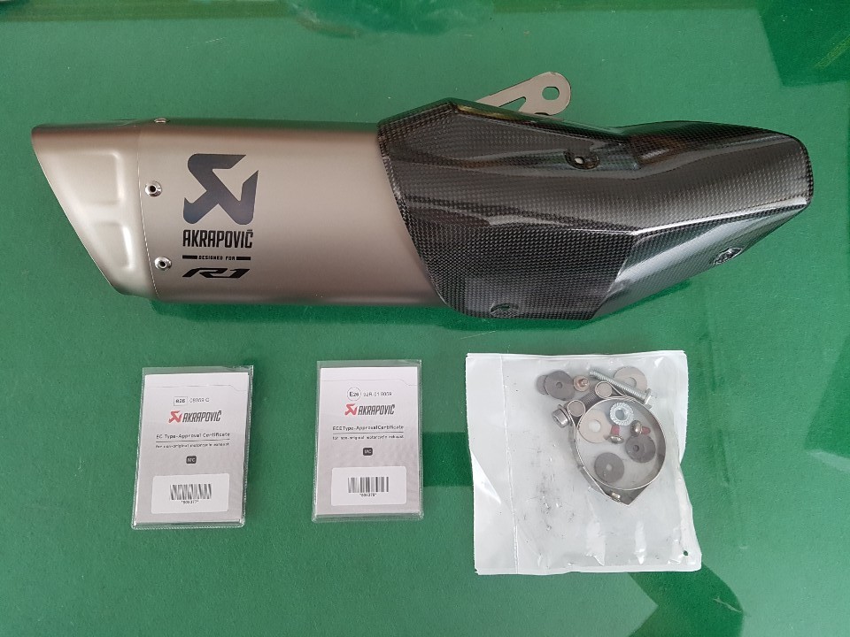 YZF-R1/M 2015-23 アクラボピッチ　S/O YZF-R1/M 2015-23 アクラボピッチS/O