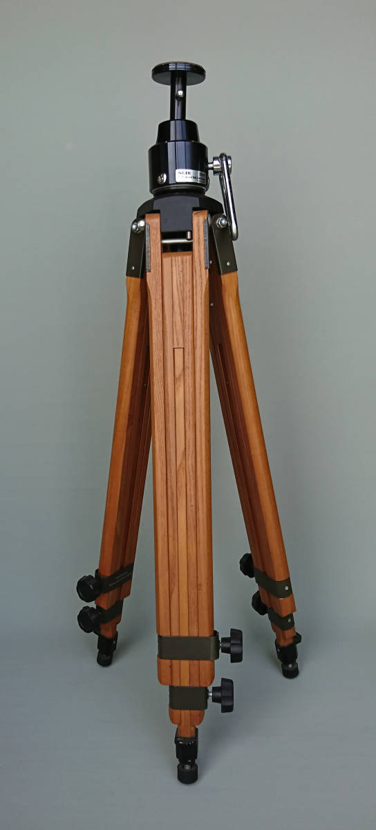 WOLF 木製三脚 Germany マンフロット雲台付き WOLF 木製三脚 Germany マンフロット雲台付き