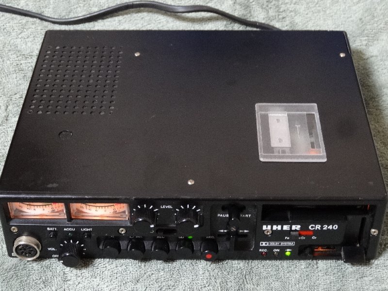 UHER CR 240 カセットプレーヤー UHER CR 240 カセットプレーヤー