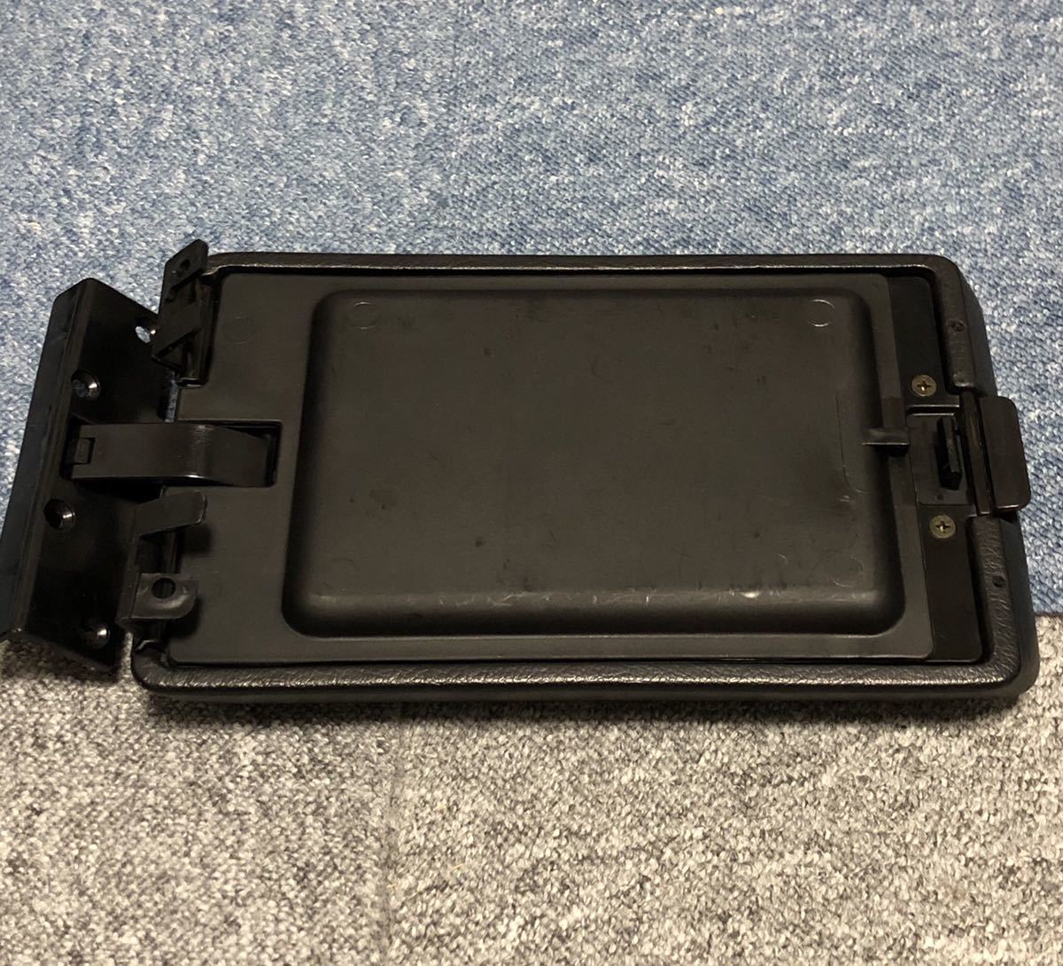 美品‼️R30スカイラインRSターボ用、センターコンソールの蓋