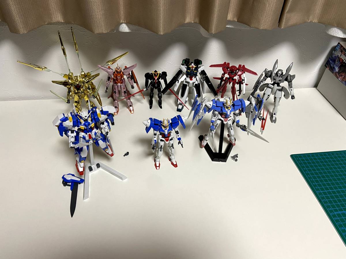 ガンダムダブルオー ガンプラセット （BANDAI (バンダイ
