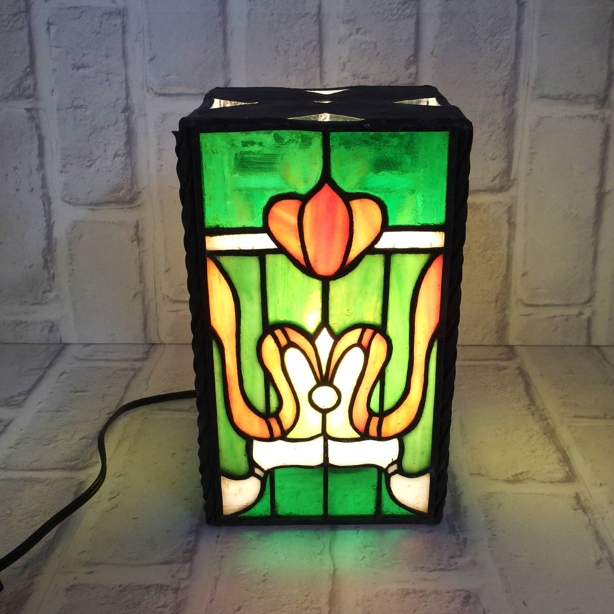 ステンドグラスランプ エゾリス