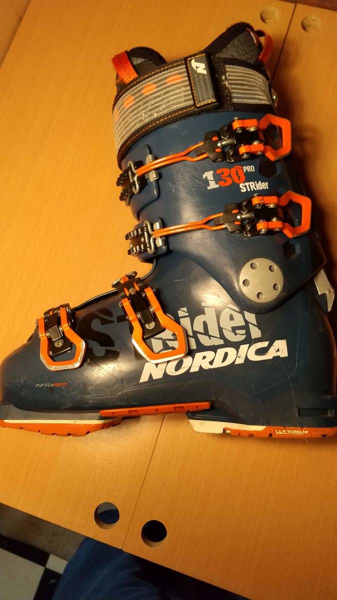 ノルディカ　ストライダー130プロ　25-25.5cm ノルディカ ストライダー130プロ 25-25.5cm ノルディカ スキー