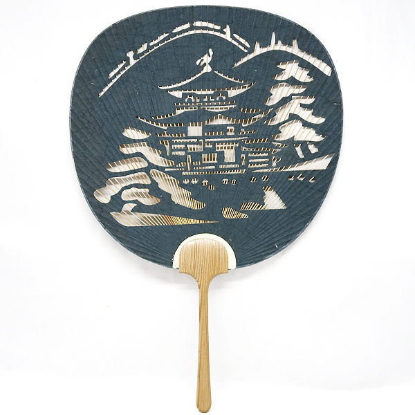 Dkg 京うちわ 切り絵 うちわ 金閣寺 全長41 8cm 和柄うちわ 団扇 工芸品 伝統工芸 切り絵竹うちわ 細工うちわ クレープ彫 彫都うちわ の落札情報詳細 ヤフオク落札価格情報 オークフリー スマートフォン版