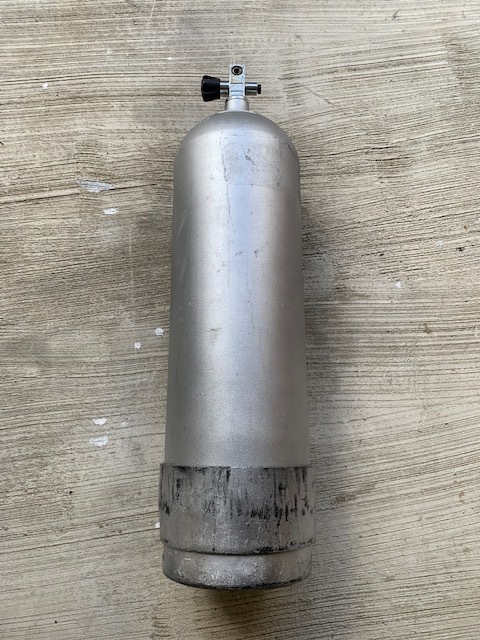 スキューバーダイビング　タンク１０Ｌ（スチール製） スキューバーダイビング タンク10L（スチール製）