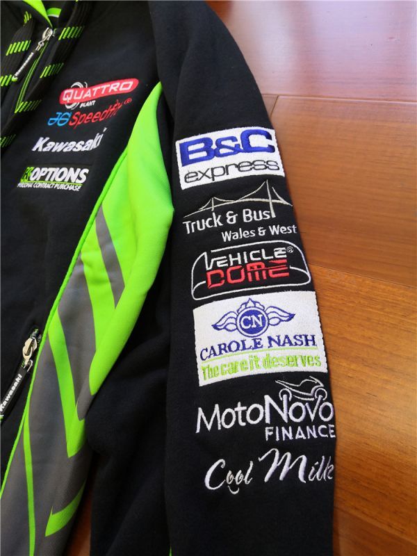 新品】本物 KAWASAKI QUATTRO JG Speedfit刺繍パーカー スウェットXS