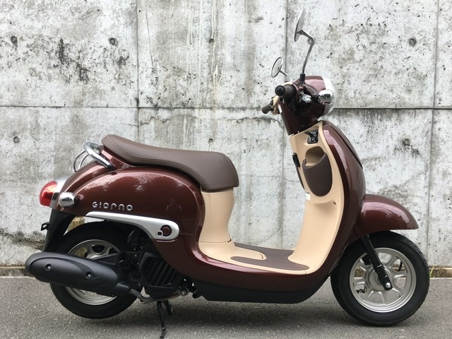 現行 ジョルノ AF77 人気 茶色 中古車です。ESP アイドリング
