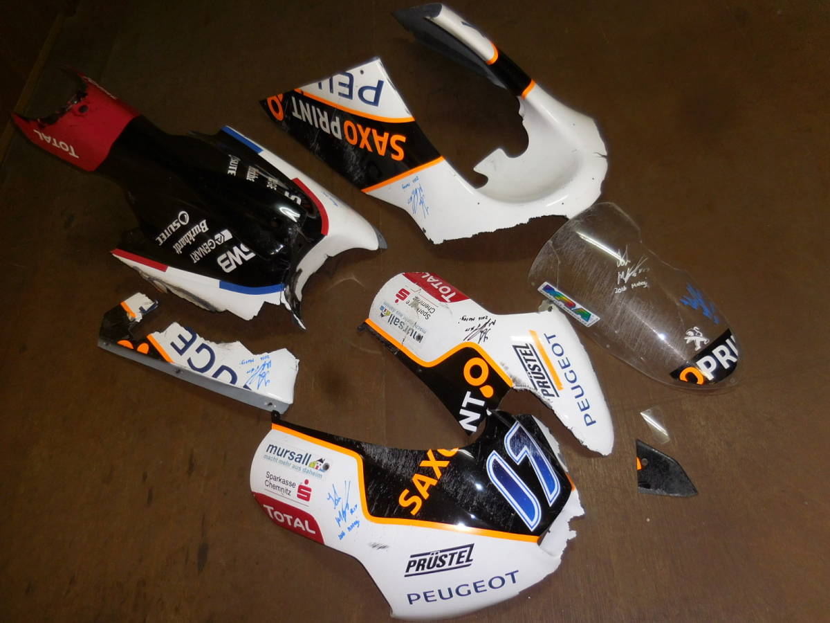 Moto3 実使用カウル1式 直筆サイン入り モトgp クラッシュパーツ ジョン マクフィー 17 16年モテギ プジョー日本gp の落札情報詳細 ヤフオク落札価格情報 オークフリー スマートフォン版