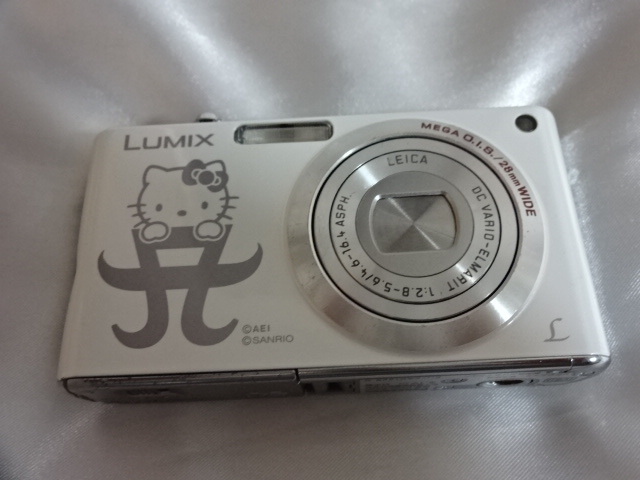 浜崎あゆみ×Hello Kitty×LUMIX コラボデジカメ（新品）ケース付き
