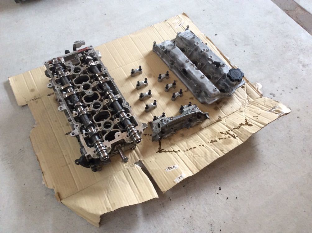 トヨタ アルテッツァ SXE10 前期シリンダーヘッド カムシャフト