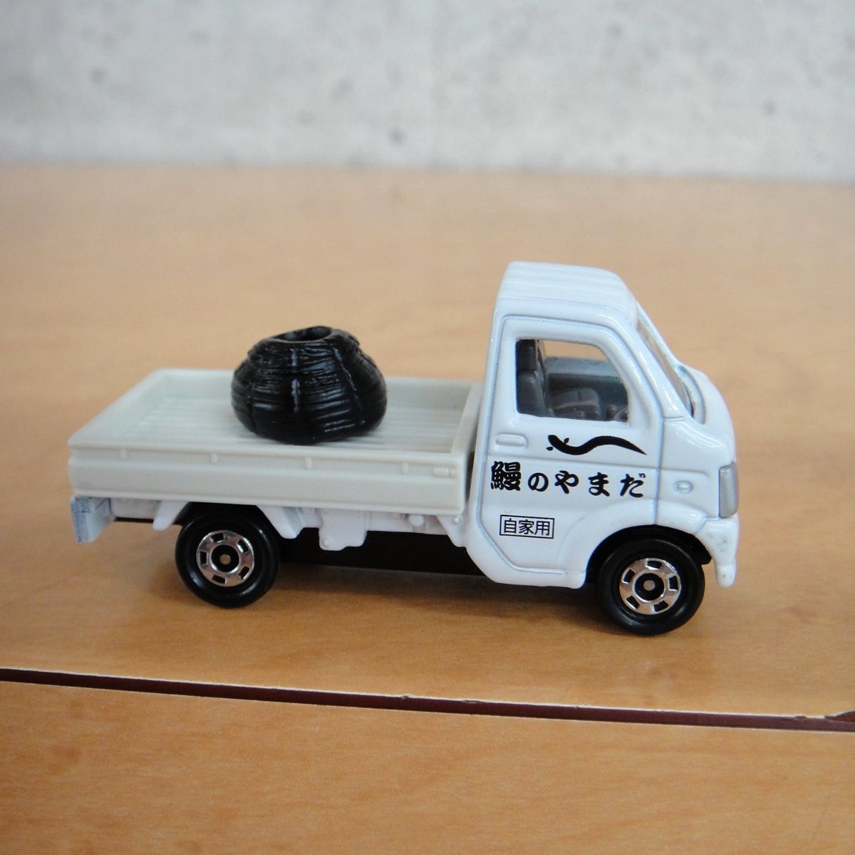目立った傷や汚れなし】87 美品 トミカ スズキ キャリィ 鰻のやまだ