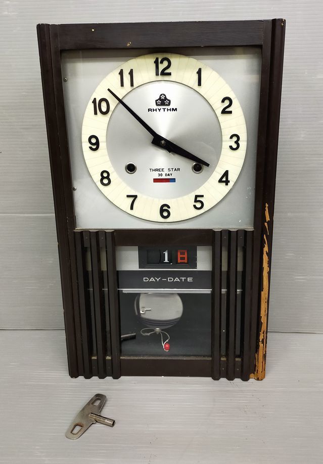 RHYTHM THREE STAR 30日巻き掛け時計 【公式通販】