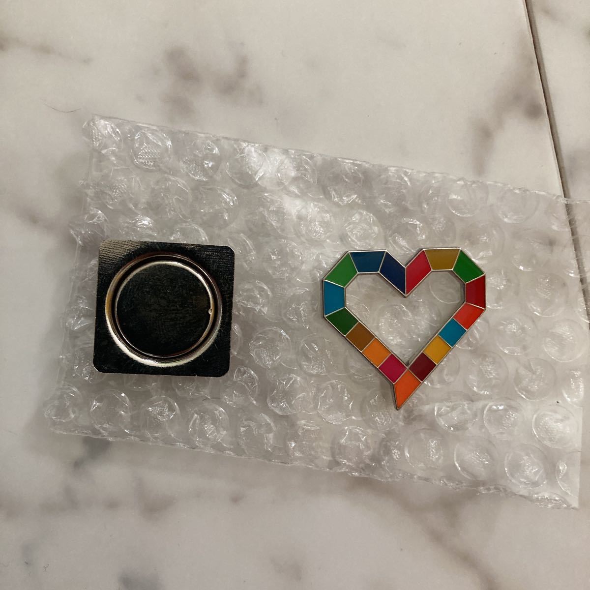 星形と円形のピンバッジセット 星形と円形のピンバッジセット 楽天市場】【メール便送料無料