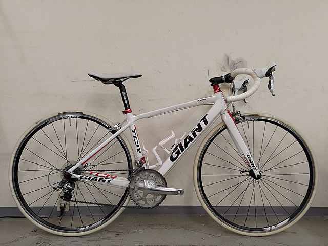 GIANTロードバイクALUXX DEFY SHIMANO 16速700*25C