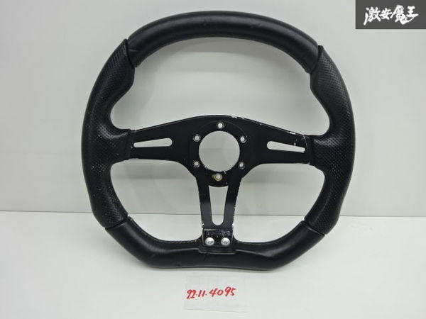 momo ステアリング 本体 3スポーク 黒 momo ステアリング 3スポーク 黒 やや傷や汚れあり】MOMO モモ 汎用品