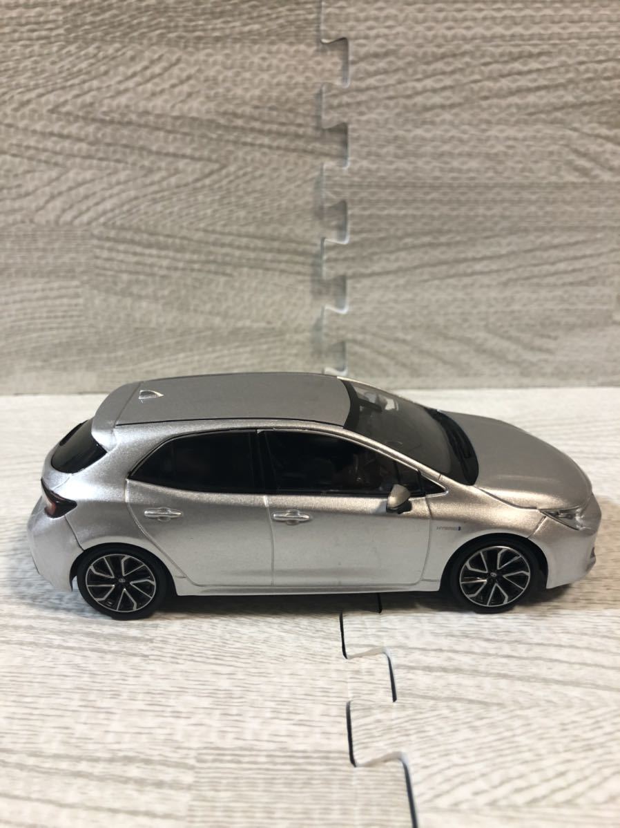 カローラツーリング カラーサンプル ミニカー Amazon | 1/30 トヨタ 新型カローラツーリング COROLLA Touring