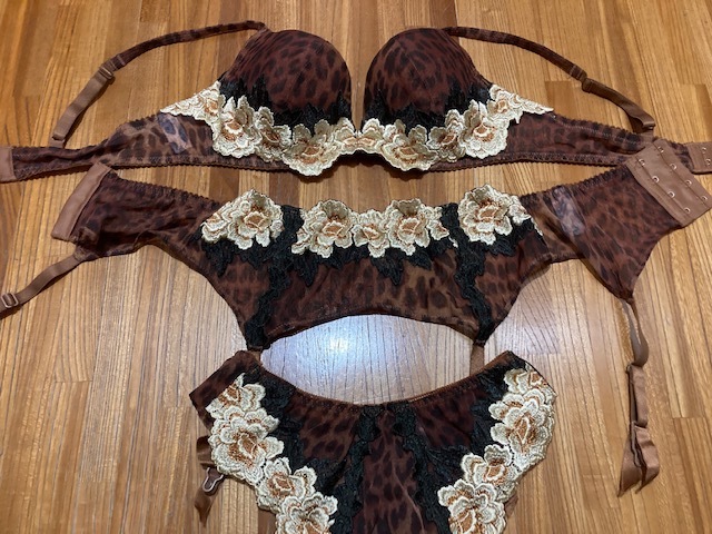 ワコール サルート ガーターベルト サルートガーターベルト&ガーター