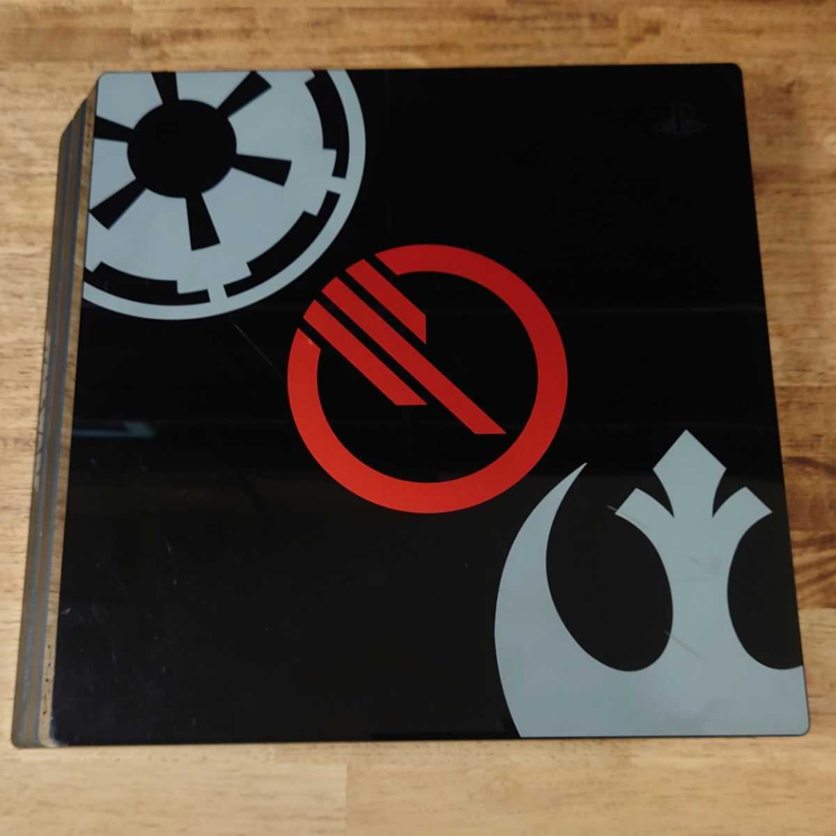 PS4 Pro Édition Limitée Star Wars + Manette + 4 jeux