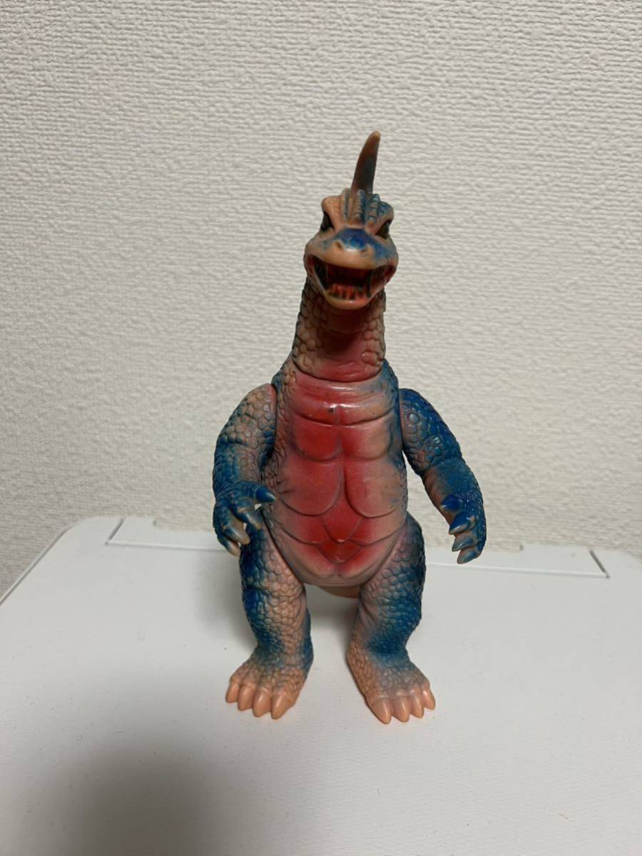ウルトラ の 母 スーツ アクター パーティを彩るご馳走や