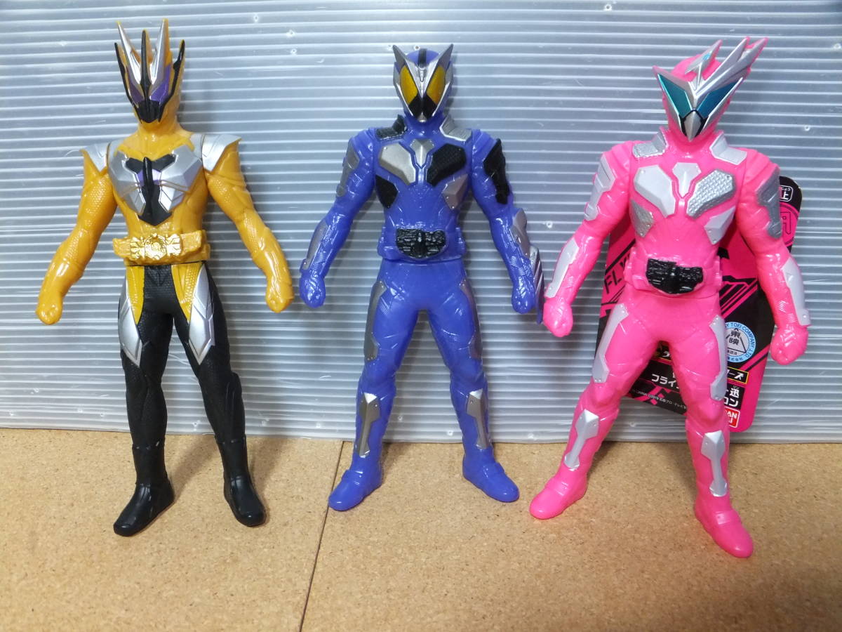 トリプルチャンス 世界100体限定 仮面ライダーゼロワン ソフビ SPver.