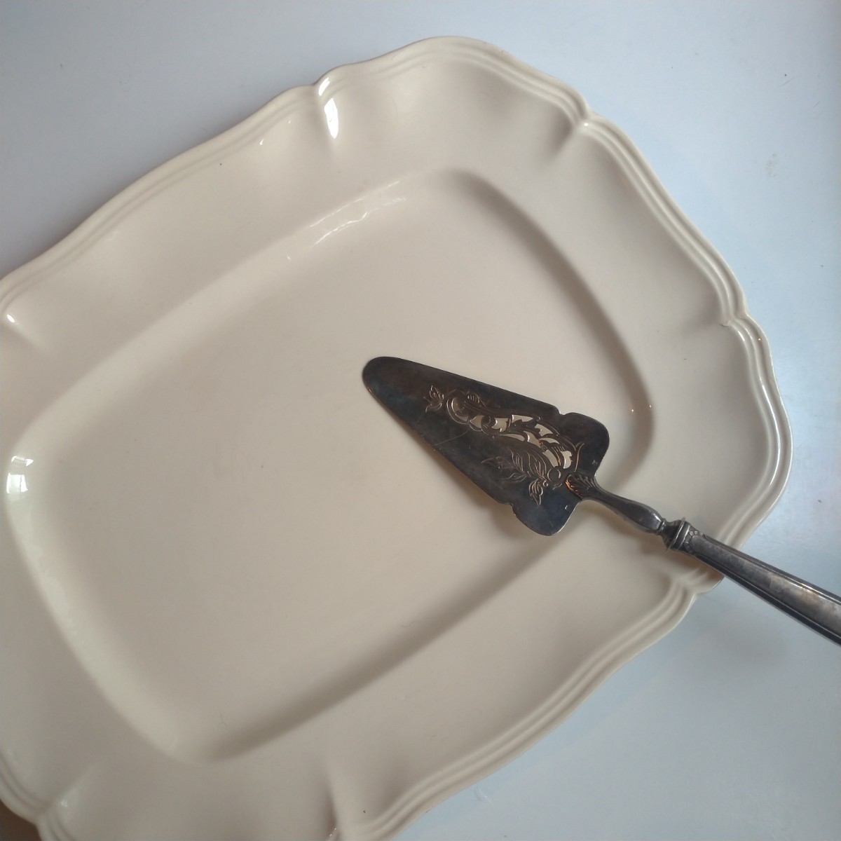 サルグミンヌ 花リム 長方形 プレート フランスアンティーク