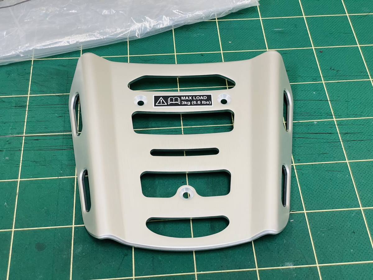 トライアンフ　ストリートスクランブラー　ラゲッジラック　ボンネビル トライアンフ ストリートスクランブラー ラゲッジラック ボンネビル