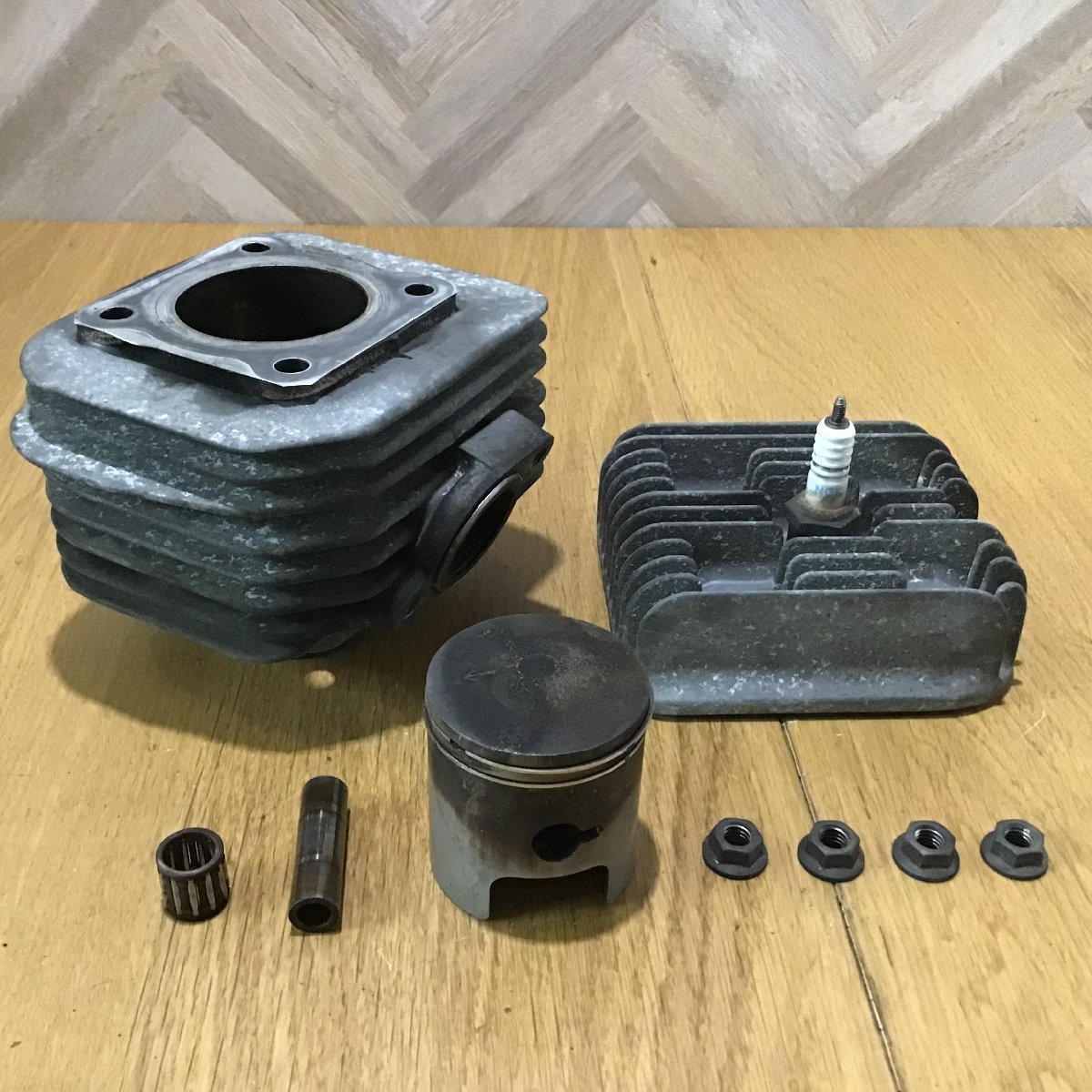 【傷や汚れあり】【Z0289】スズキ アドレスV100 CE11A ピストン シリンダー セット 動作確認済み 純正部品の落札情報詳細