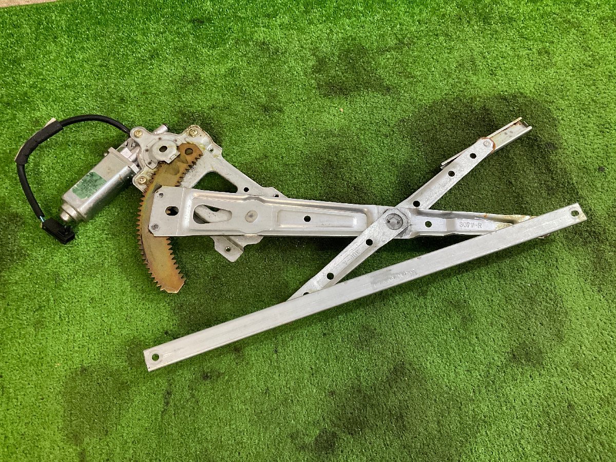 UCF30 セルシオ パワーウインドウ レギュレーター フロント右 運転席
