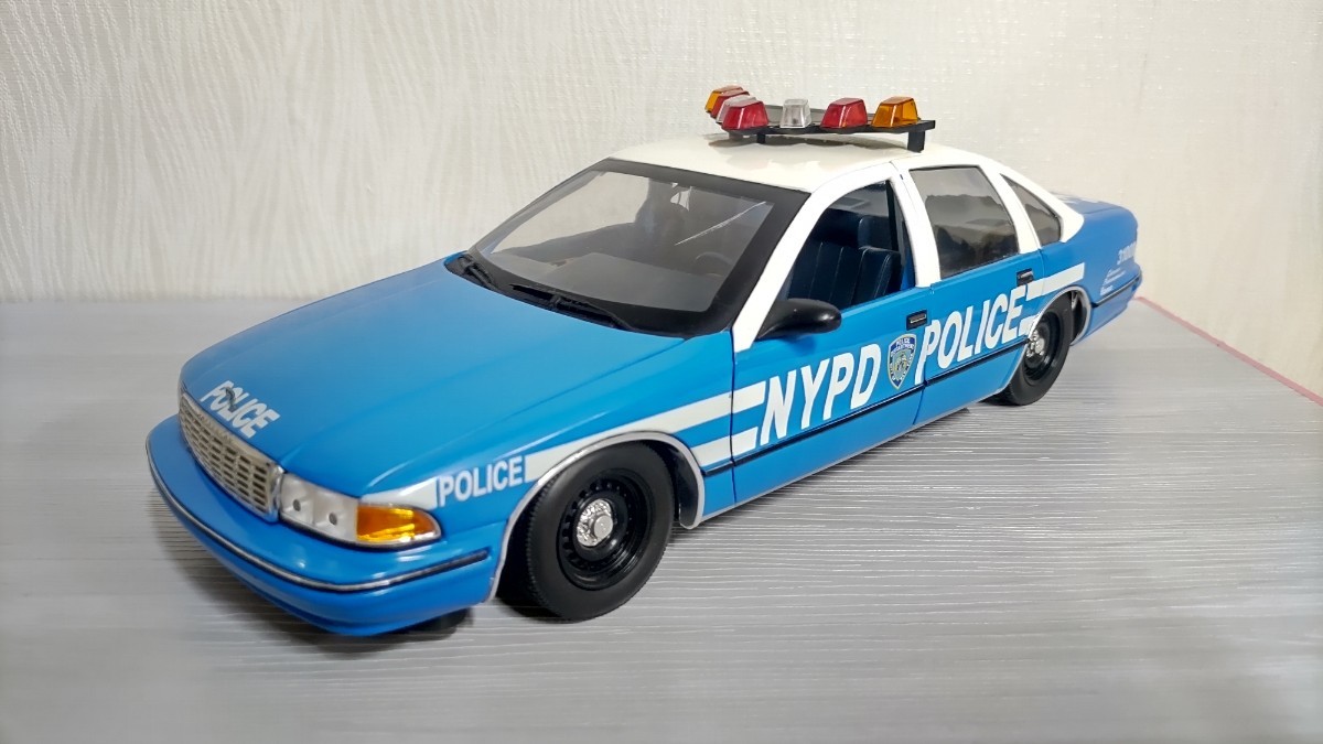 やや傷や汚れあり】1/18 シボレー カプリス ポリス パトカー Chevrolet