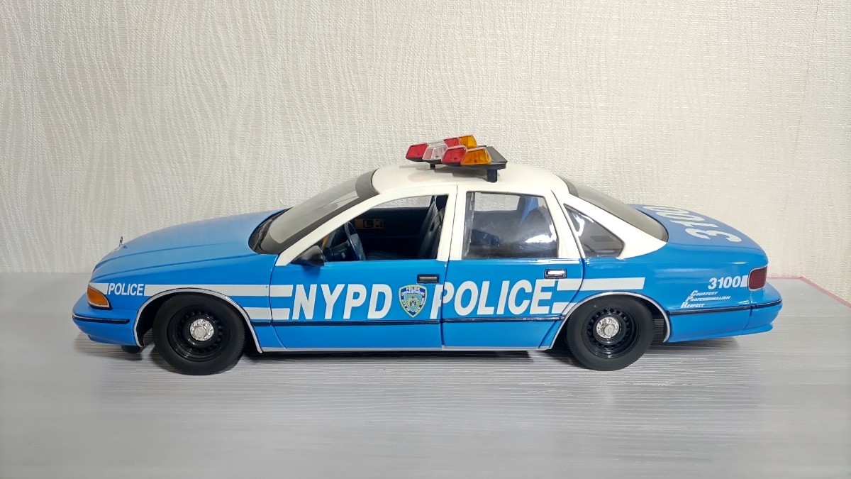 やや傷や汚れあり】1/18 シボレー カプリス ポリス パトカー Chevrolet