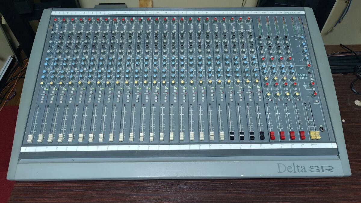 Soundcraft Delta SR サウンドクラフト アナログミキサー