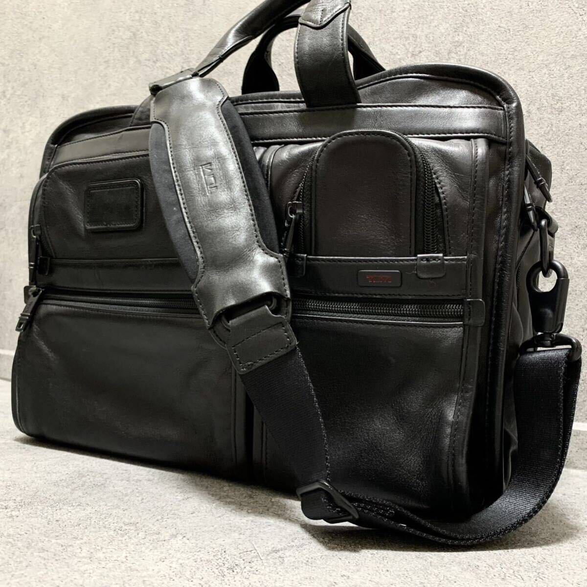 極美品】TUMI ブリーフケース 2way 大容量 ビジネスバッグ 極美品】TUMI ブリーフケース 2way 大容量 ビジネスバッグ