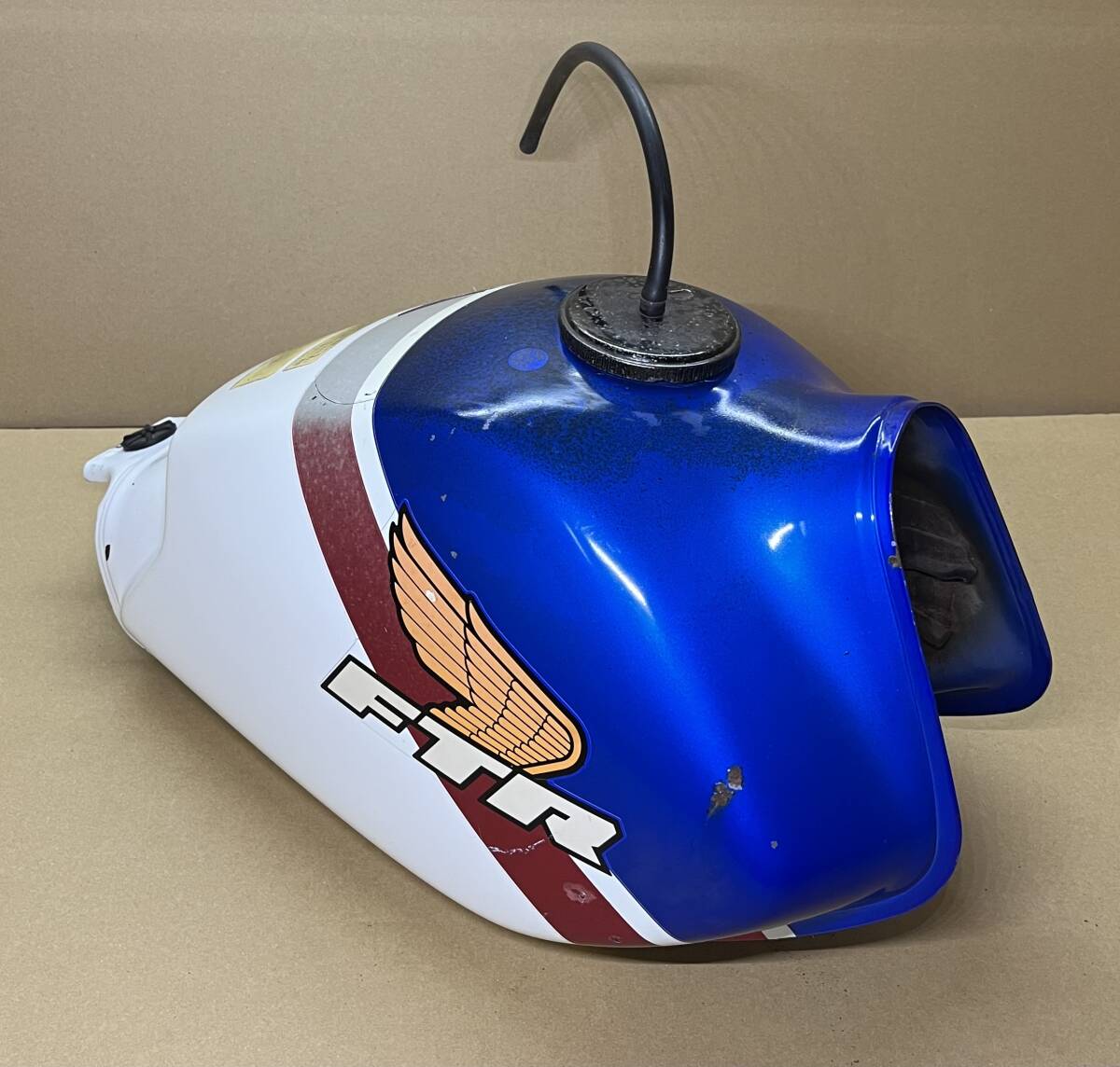 ホンダ FTR223 MC34-16 トリコロール ノーマル キレイですの落札情報