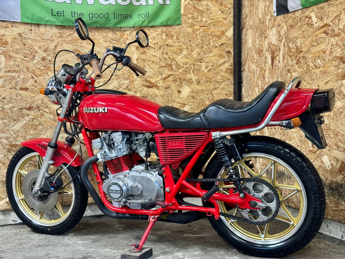 まさ　GS425フレーム　GS400 通関書類付きnewペイント 目立った傷や汚れなし】京都～ SUZUKI GS425 GS400 エンジン 公認400