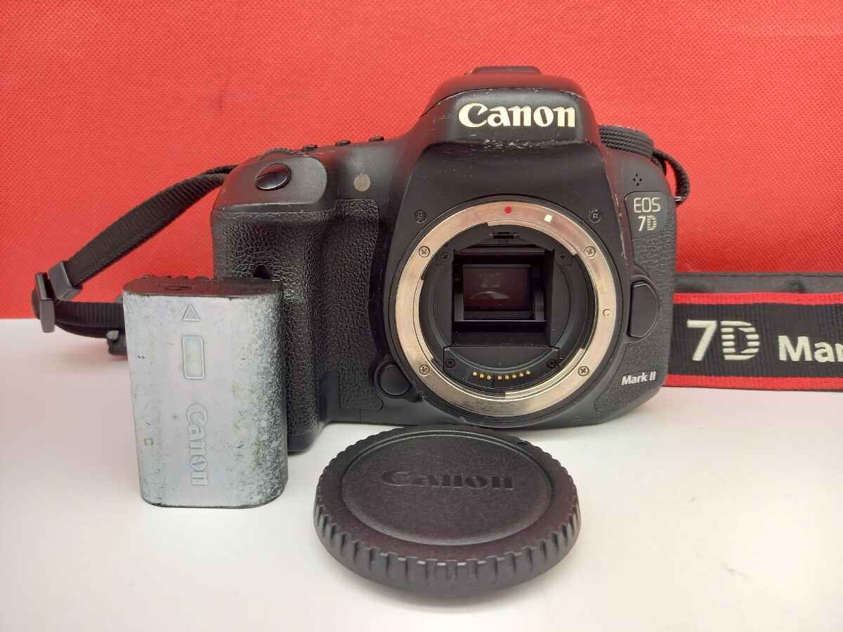 【傷や汚れあり】 Canon EOS 7D Mark II デジタル一眼レフカメラ ボディ 動作確認済 シャッター、フラッシュOK バッテリー