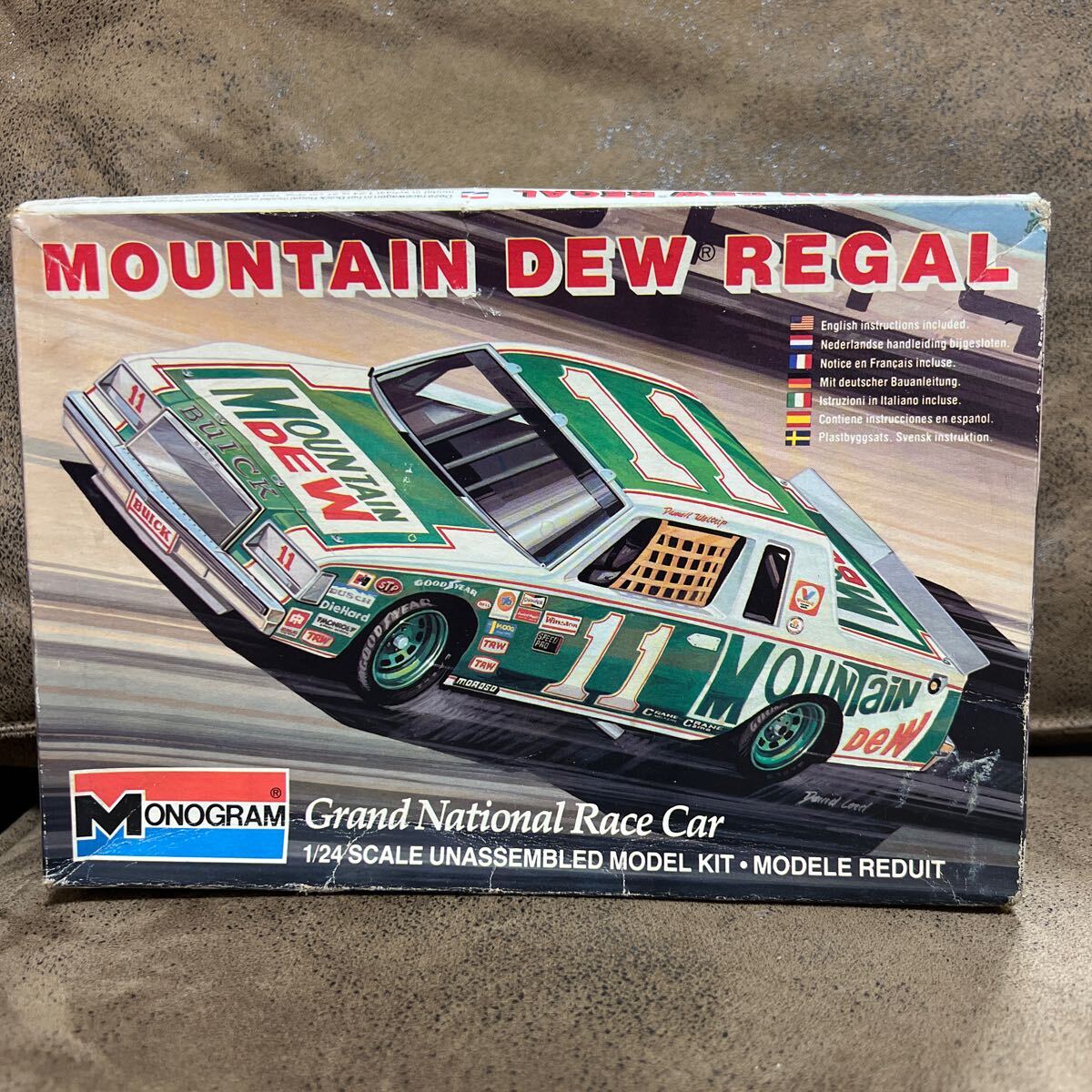 【やや傷や汚れあり】monogram製 Grand National Race Car 1/24 SCALE UNASSEBLED MODEL ...
