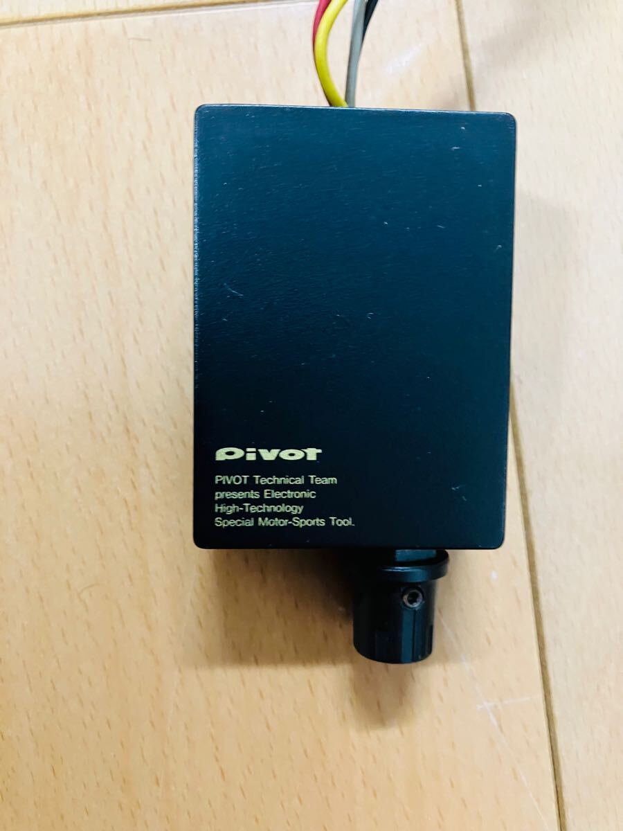 pivot 半目コントローラー